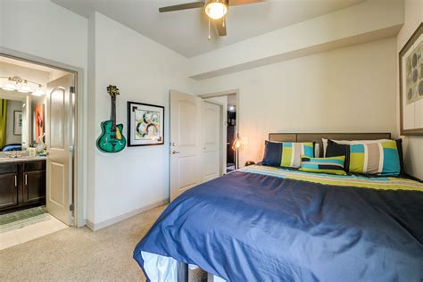 The reef student living - The Reef Student Living is just minutes from Florida Gulf Coast University, Gulf Coast Town Center, and the beach! Our 2, 4, and 5-bedroom apartments and townhouses have amazing luxury amenities! 